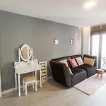 Apartment Birds By Wonderexperience