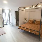 Apartment Birds By Wonderexperience *